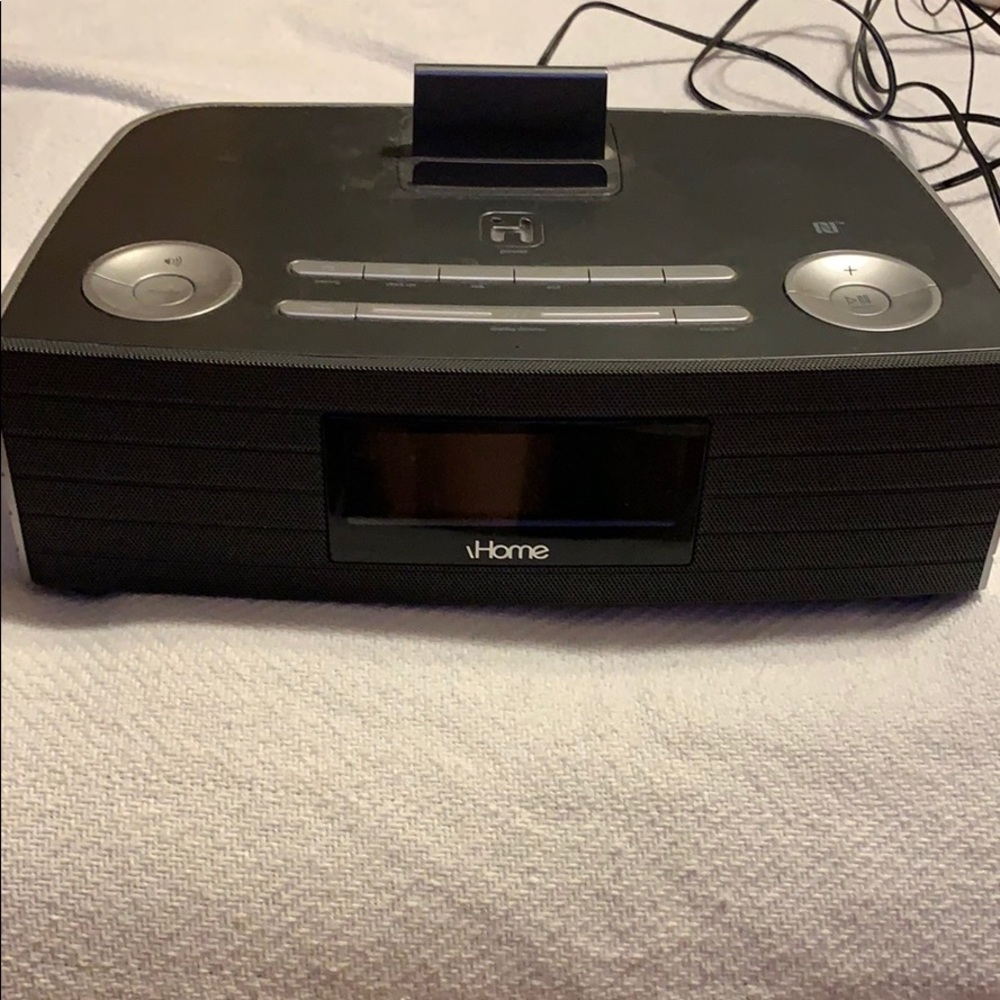 Gentley Used IHome clock radio with phone holder
